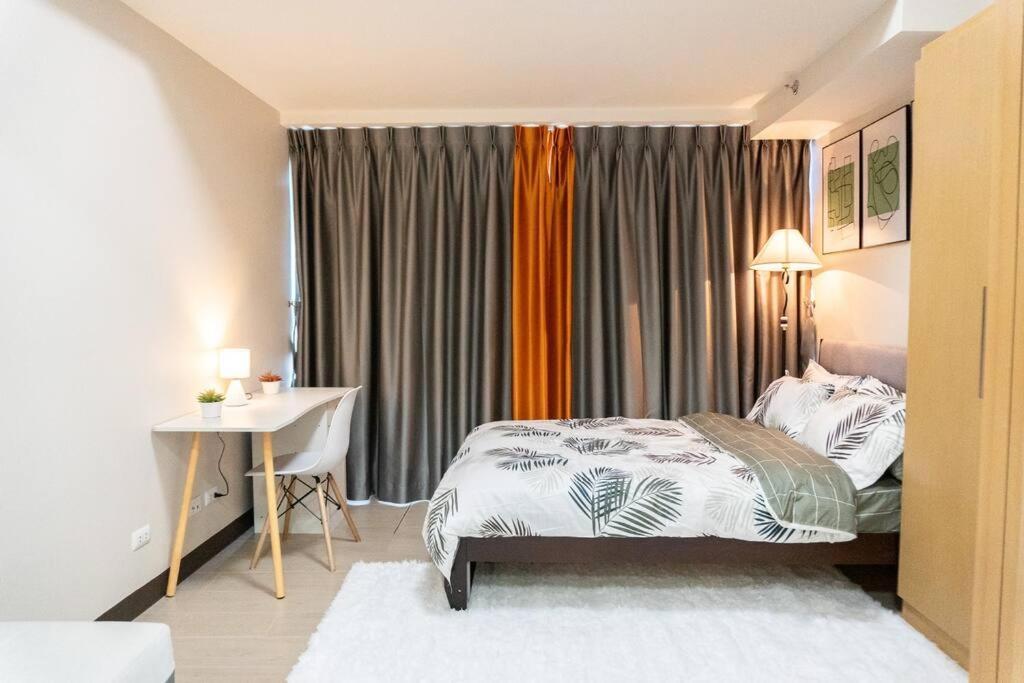 A2J Luxury 2Br Bgc Uptown Suite Near Uptown Mall Manila Exterior photo