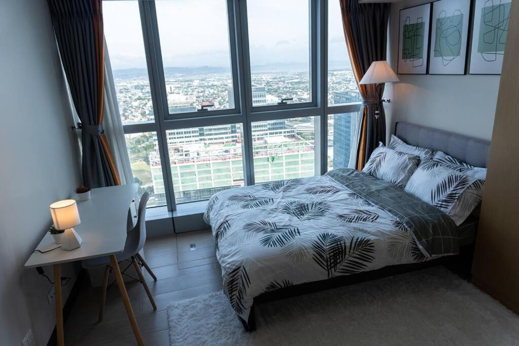 A2J Luxury 2Br Bgc Uptown Suite Near Uptown Mall Manila Exterior photo