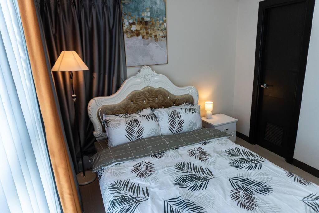 A2J Luxury 2Br Bgc Uptown Suite Near Uptown Mall Manila Exterior photo