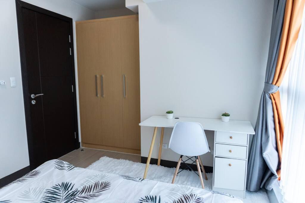 A2J Luxury 2Br Bgc Uptown Suite Near Uptown Mall Manila Exterior photo