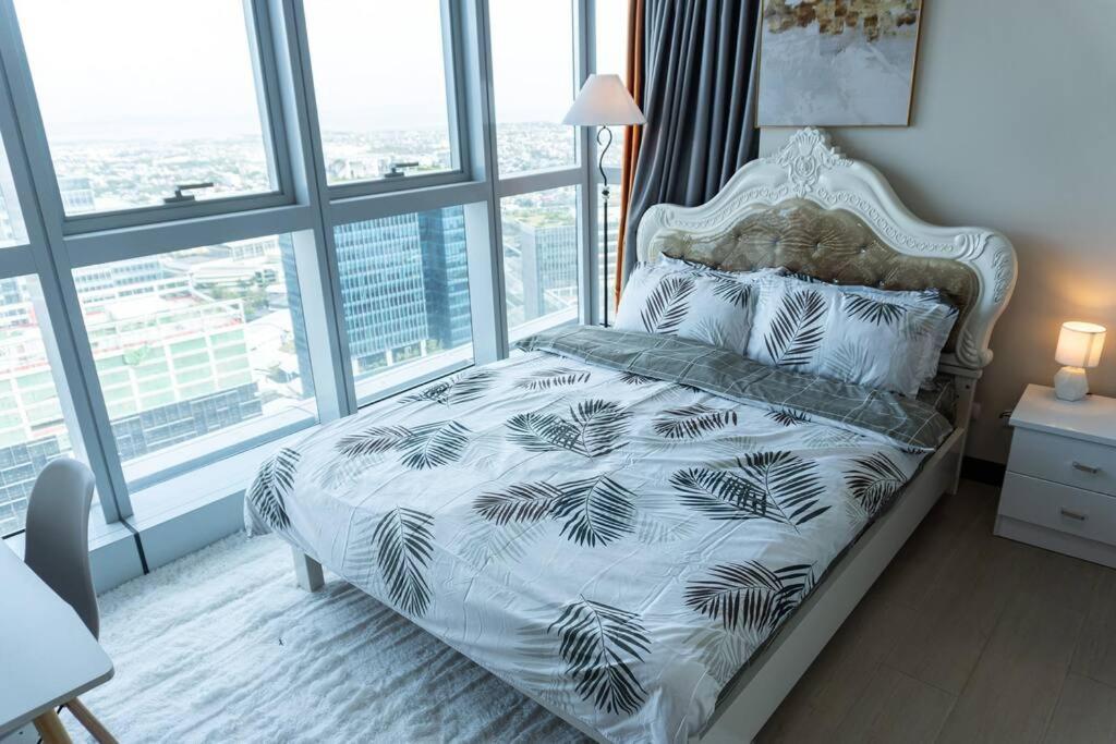 A2J Luxury 2Br Bgc Uptown Suite Near Uptown Mall Manila Exterior photo